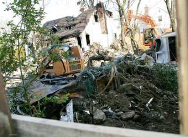 Floral Park house blew up one hour after call to Con Ed