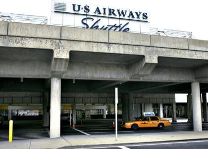 US Airways to shut pilot base at LaGuardia