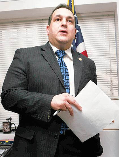 Qns. pols support ouster ofHiram after special report