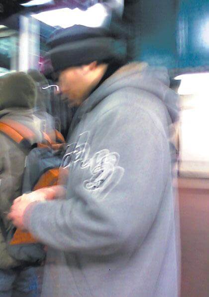 Girl snaps picture of harassment suspect