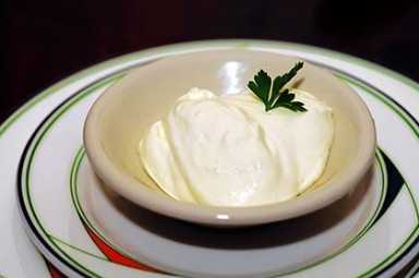 Dining Out: Dino’s: Astoria night spot gets garlicky Montenegrin twist