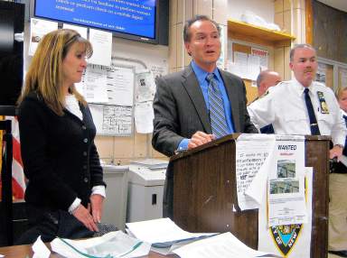 Vallone warns of rise in crime at precinct meeting