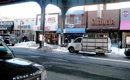 Cabbies not shopping: 31st St. Biz Astoria businesses complain taxi drivers take up their customer’s parking spots