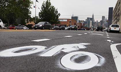 City begins painting bike lanes along 44th Dr. in LIC