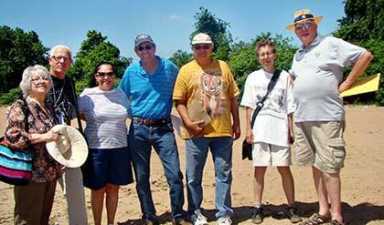 Volunteers scour Queens waterways for floating debris