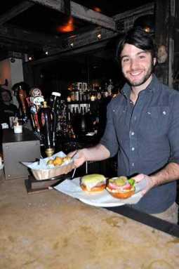 Astoria bar strives to capture community feel