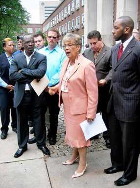 Union, leaders rally to save Queens buses