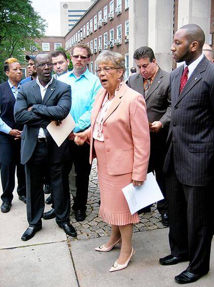 Union, leaders rally to save Queens buses