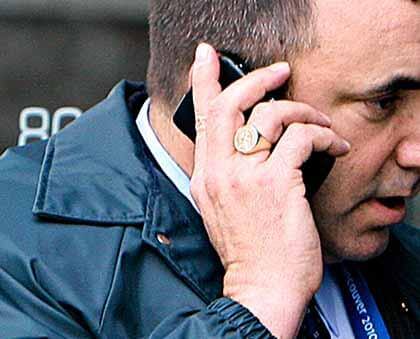 Notify cell phone users about unexpected charges: Boro pols