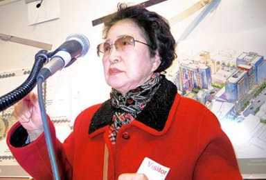 Korean merchants decry Flushing Commons