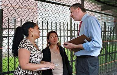 De Blasio lobbies against Bloomy’s teacher layoffs