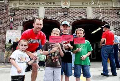 Protesters stand up for Engine Co. 294