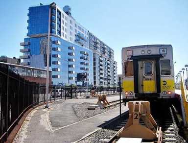 LIRR trains idle too loudly: Sen. Gianaris