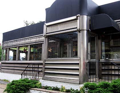 Famed LIC eatery M. Wells to close its doors