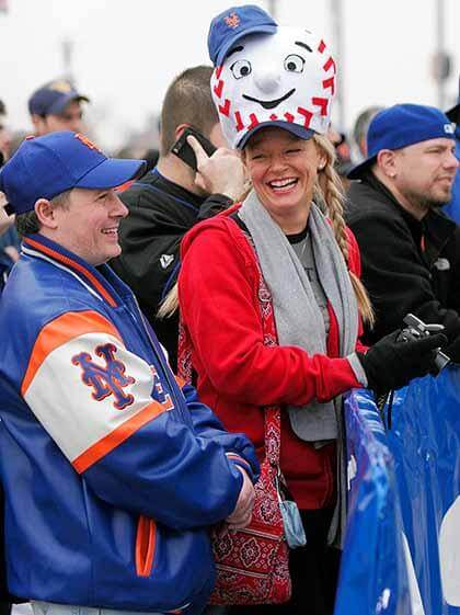 Mets disappoint with loss to Nationals in chilly home opener