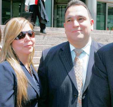 Monserrate can see Giraldo