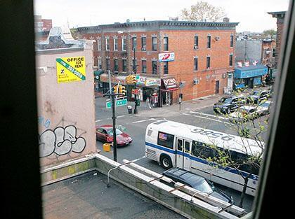 Carless New Yorkers save, help city economy: Report