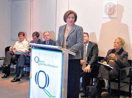Quinn speaks at small business fair in East Elmhurst