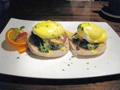 Dining Out: El Ay Si: Trendy comfort food in a very LIC setting