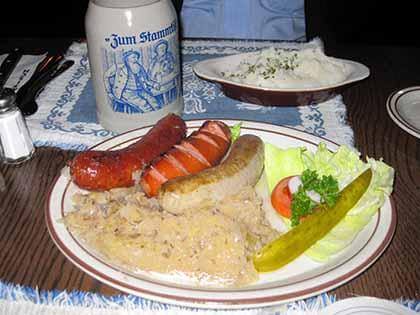 Dining Out: Zum Stammtisch: Bavarian comfort endures in Ridgewood