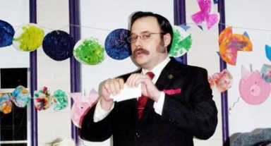Rosasco joins GOP with dramatic gesture