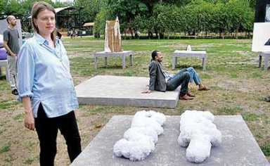 Long Island City show releases tension with soothing art