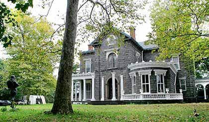 City should buy Steinway mansion: Pols