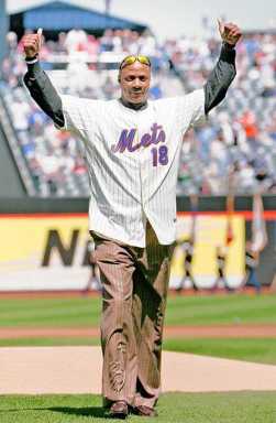 Mets great Strawberry to open restaurant in Douglaston