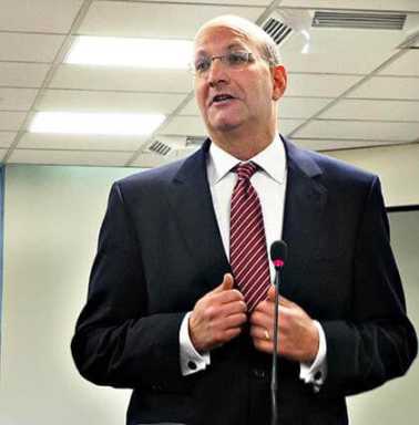 MTA chair Walder quits to take Hong Kong job