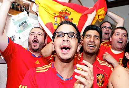 Spain fans ring in World Cup win