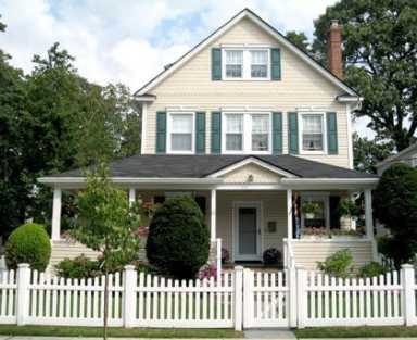 Bayside contractor gives back to community with free projects