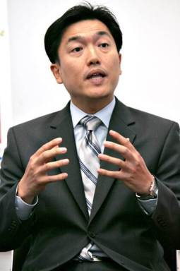 Jung will not run for office in 2010