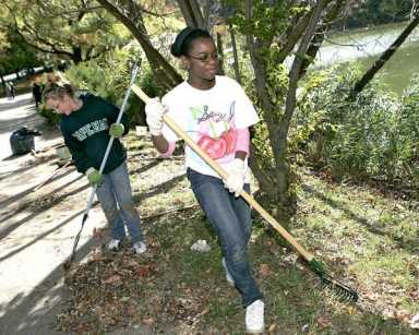 Bayside group plans boardwalk for Oakland Lake