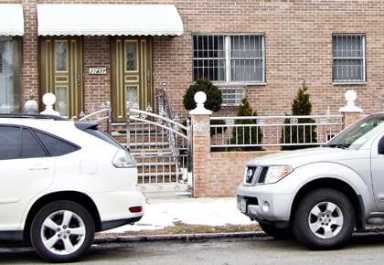 Feds bust fake purse ring in Bayside area