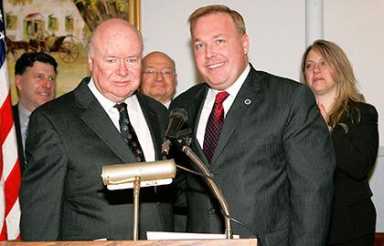 Halloran sworn in as GOP councilman for northeast Queens