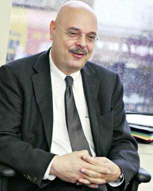 Friedrich positions himself as outsider in Albany run