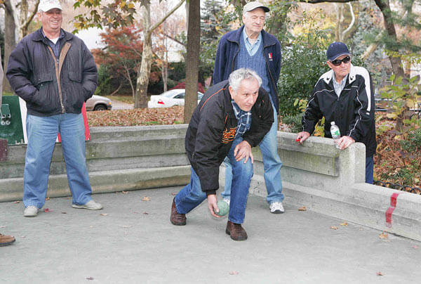 CB 7 approves Bowne Park bocce court
