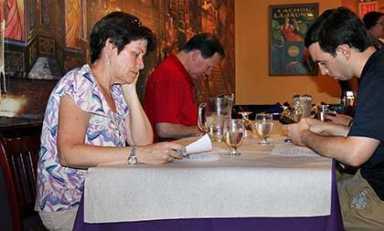 Baysiders use phone bank to keep Engine 306 open