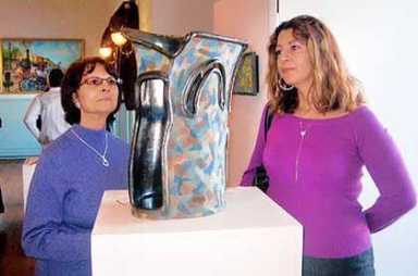 Borough artists draw pictures, crowds to Bayside