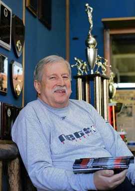 Bayside sports fan gets creative about his hoops passion