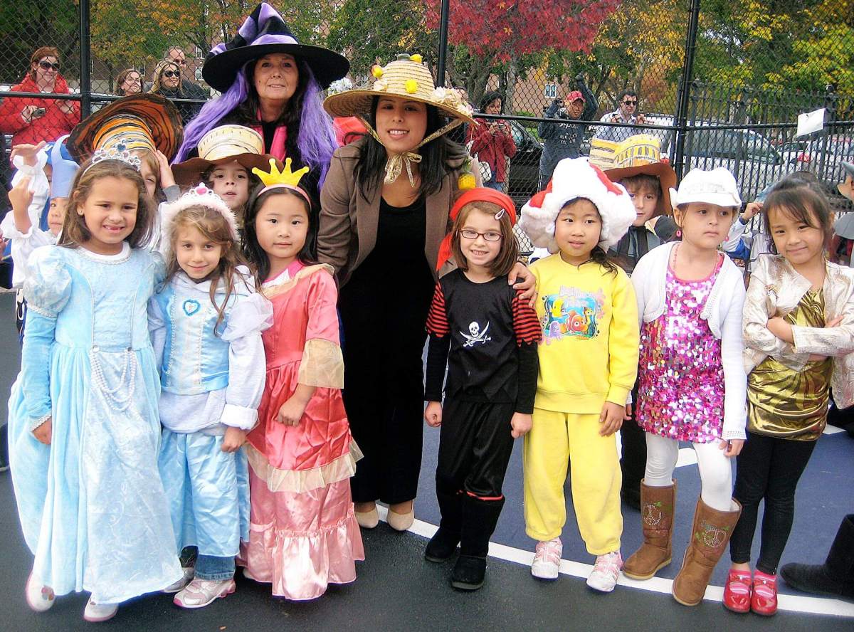 Elementary school students go mad at Halloween parade