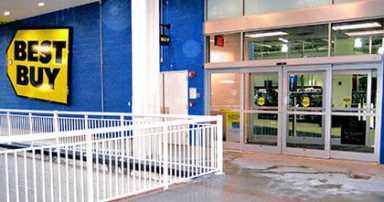 Best Buy retail outlet opens at Sky View Parc