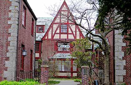 City eyes landmark for Hawthorne Ct.