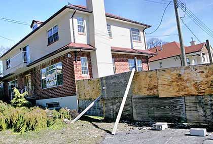 Huang gets OK to build in Bayside