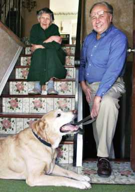 Little Neck super pup awarded for heroism