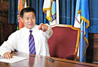 Liu sees signs of recovery in city’s economic outlook