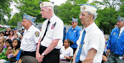 Veterans enjoy Flag Day at Kew Gardens Cemetery
