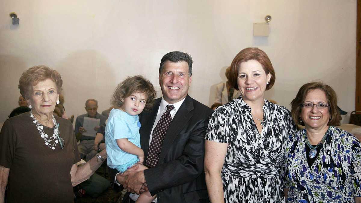 Speaker Quinn thanks JASA for fighting cuts