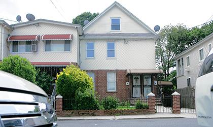 Cops seek suspect in Laurelton slay