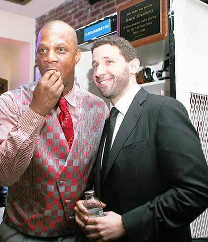 Darryl Strawberry's restaurant in Douglaston to close ~ Baseball